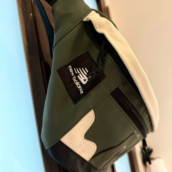 New Balance Olive and Black Men's Belt Bag - Picture 3 of 6